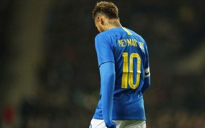 完美电竞讨论-恩多耶绝平后振臂高呼